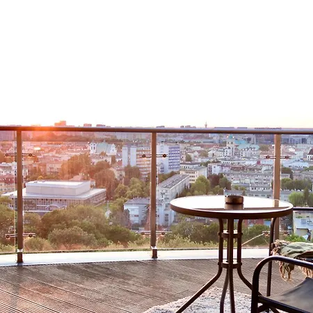 Capital Towers Verte 아파트 제수프